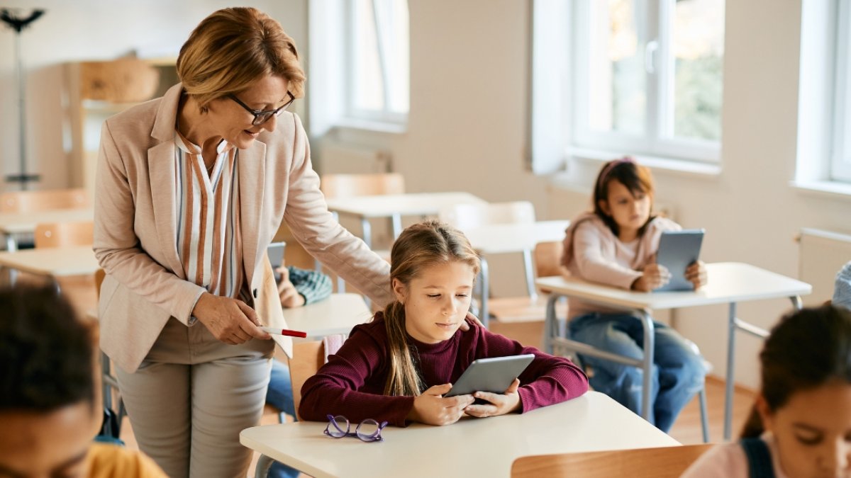 Alfabetização: Práticas Sociais de Leitura e Escrita